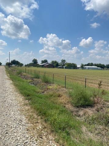 449 County Road 403 Lott TX 76656
