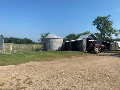 449 County Road 403 Lott TX 76656