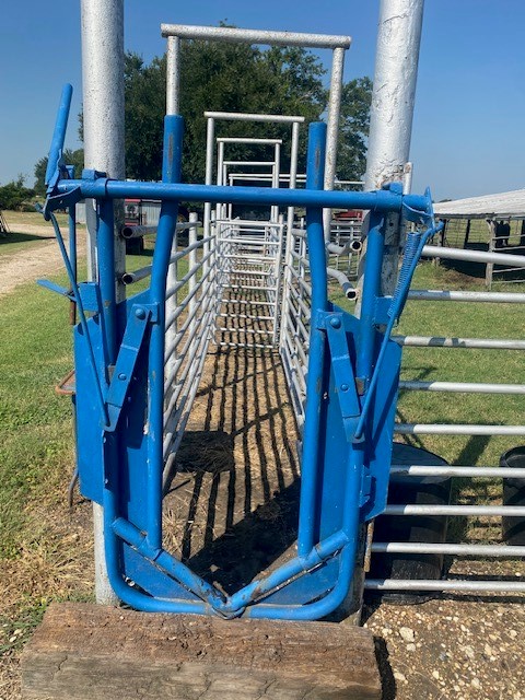 449 County Road 403 Lott TX 76656