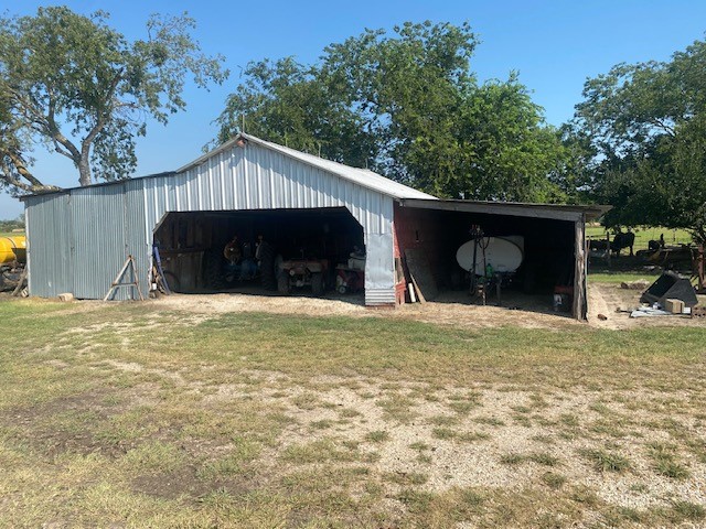 449 County Road 403 Lott TX 76656