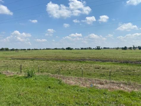 449 County Road 403 Lott TX 76656