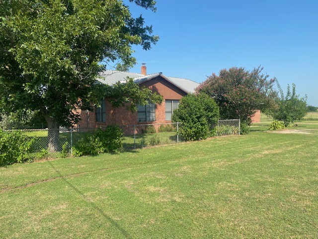 449 County Road 403 Lott TX 76656