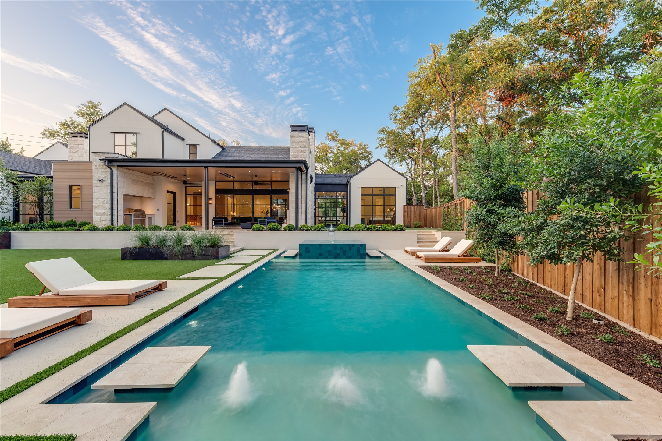 6802 Forest Lane Dallas TX 75230