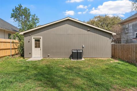 1124 N 13th Street Waco TX 76707