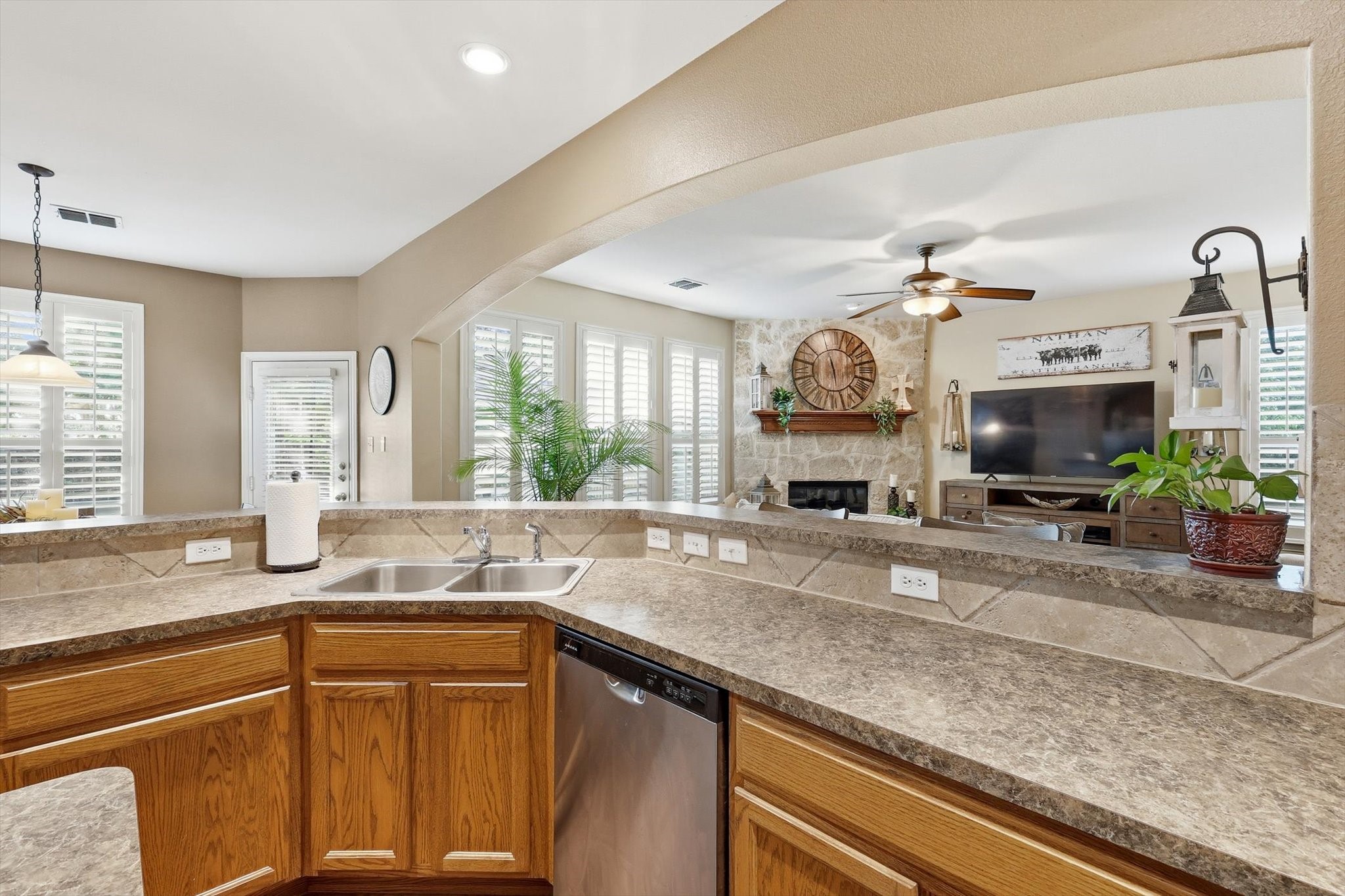 377 Kirby Drive Lantana TX 76226