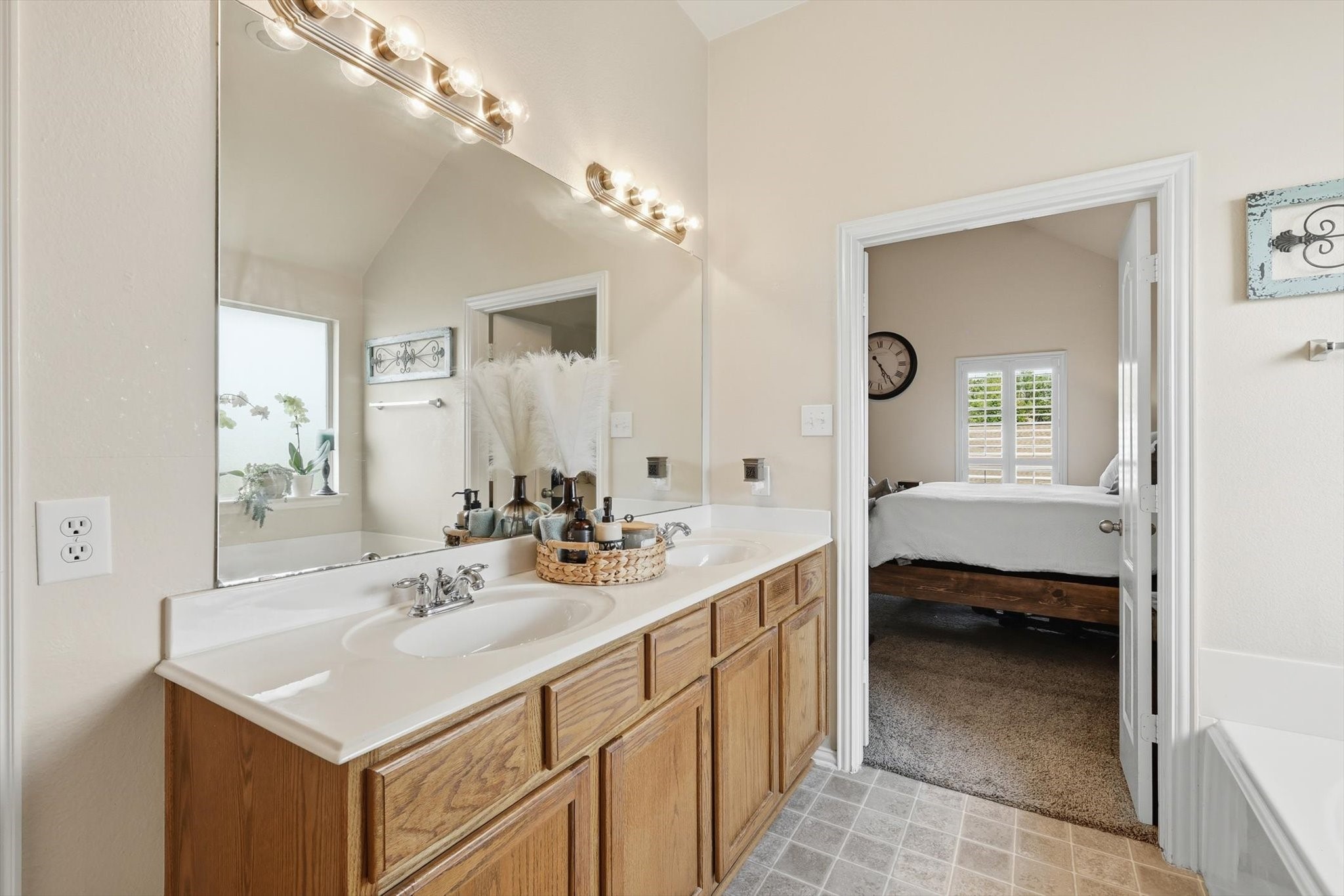 377 Kirby Drive Lantana TX 76226