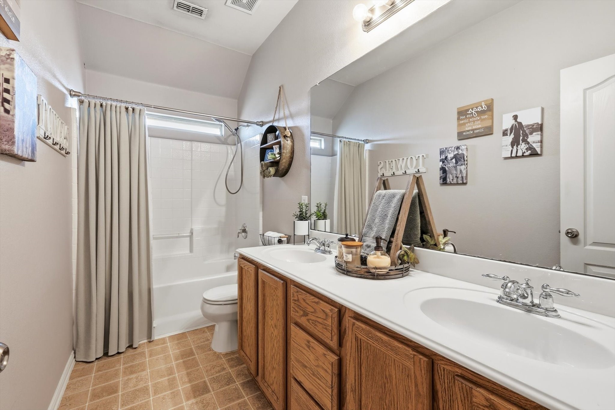 377 Kirby Drive Lantana TX 76226