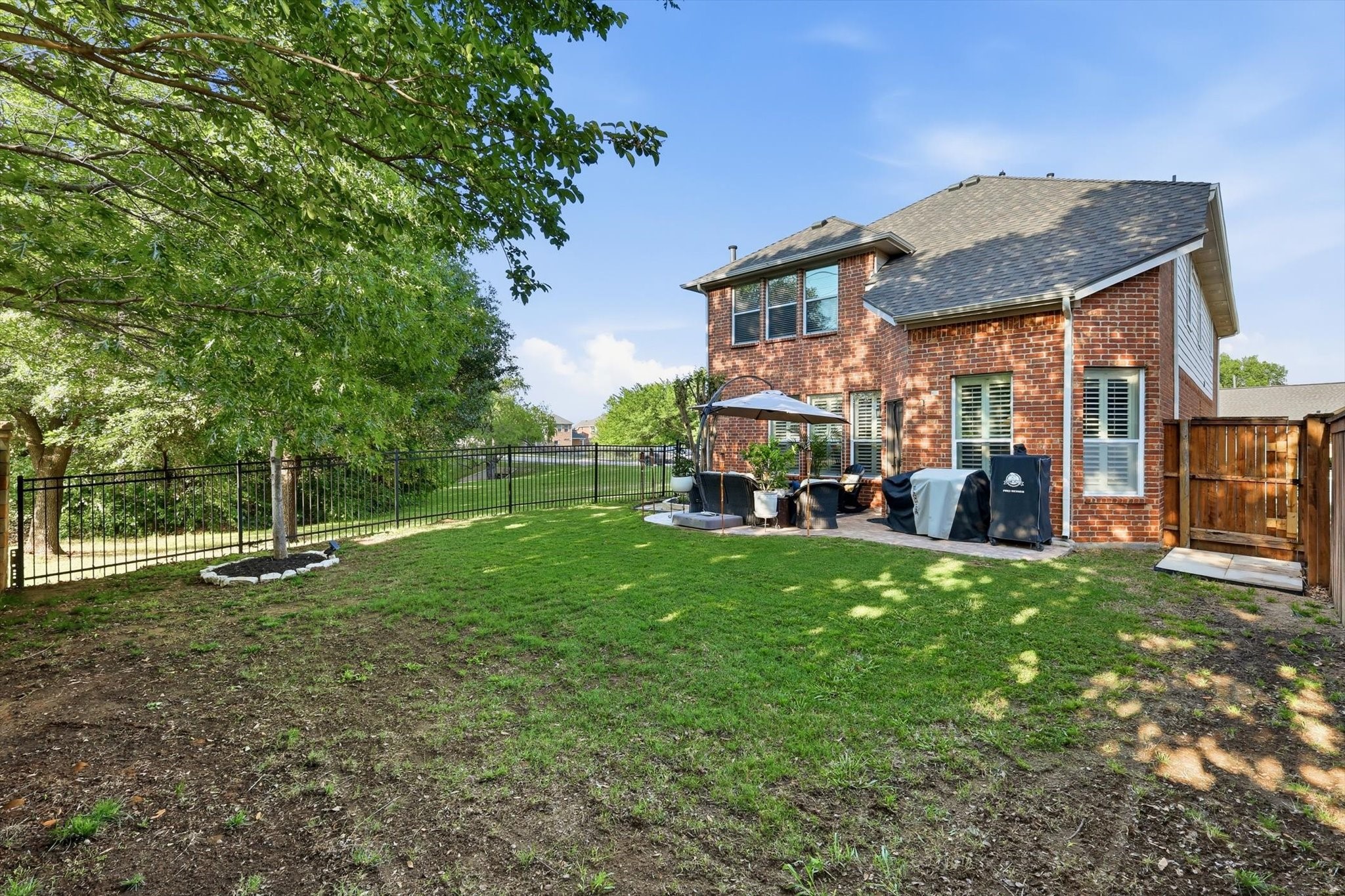 377 Kirby Drive Lantana TX 76226