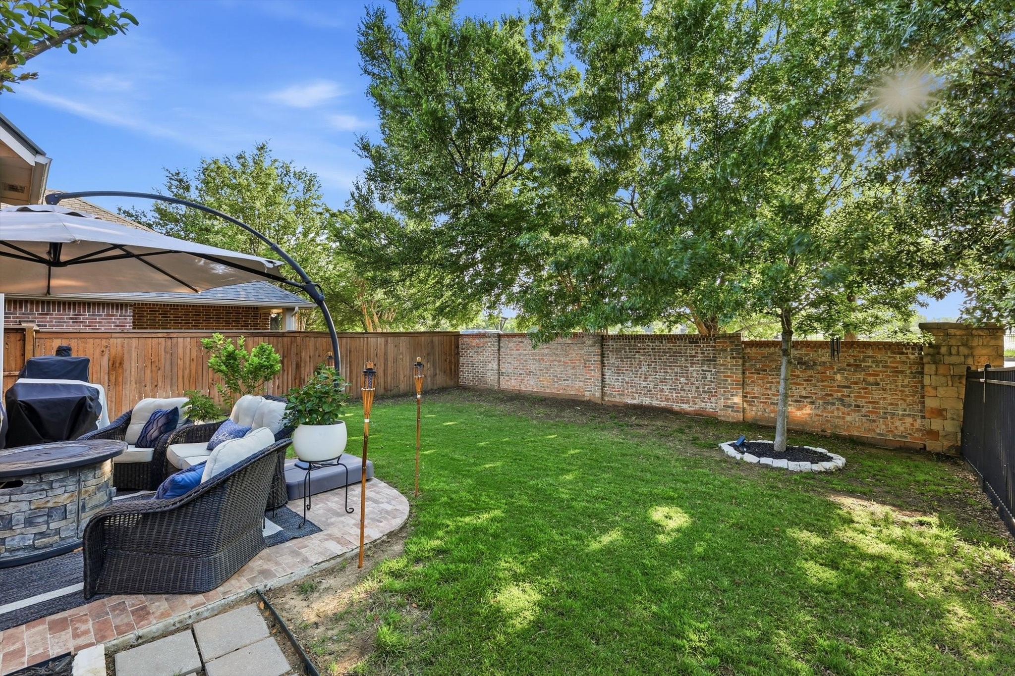 377 Kirby Drive Lantana TX 76226