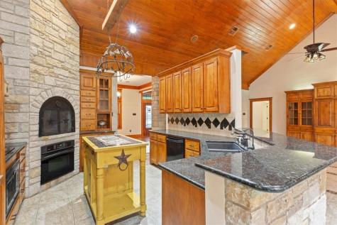 735 Winding Trail Crawford TX 76638