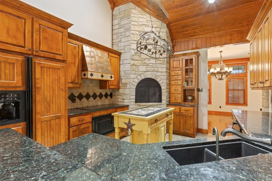 735 Winding Trail Crawford TX 76638