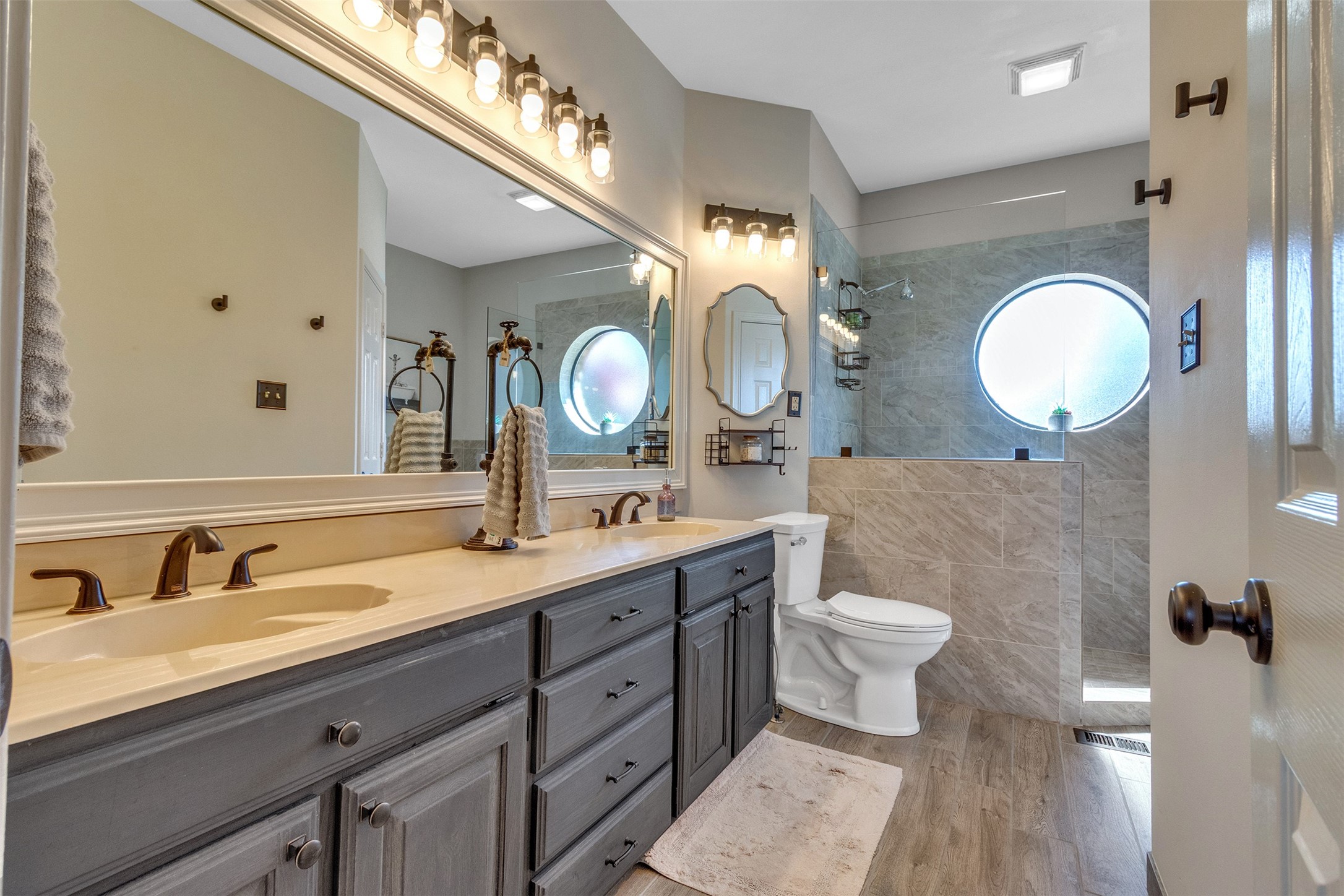 1109 Sherwood Street Gladewater TX 75647
