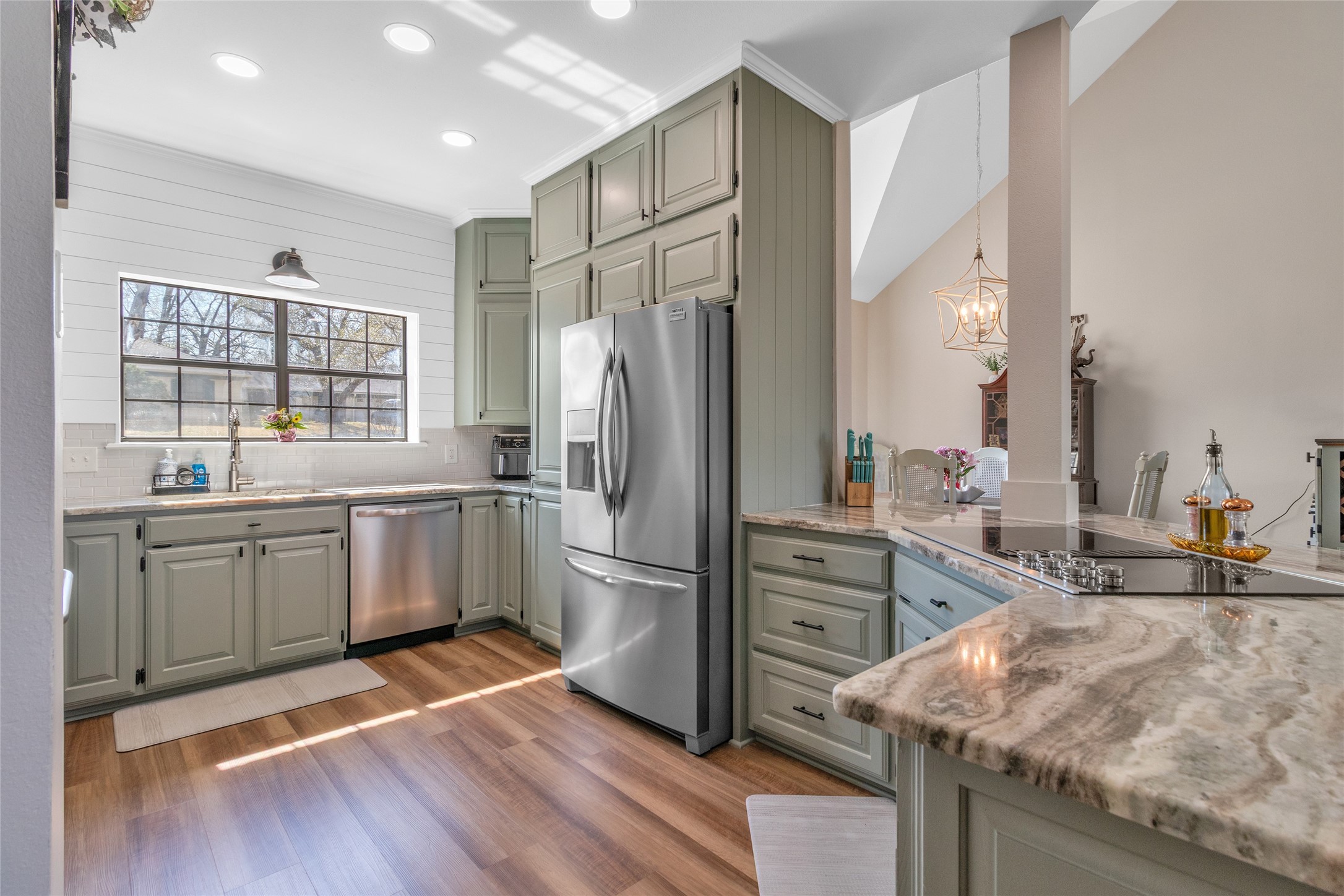 1109 Sherwood Street Gladewater TX 75647
