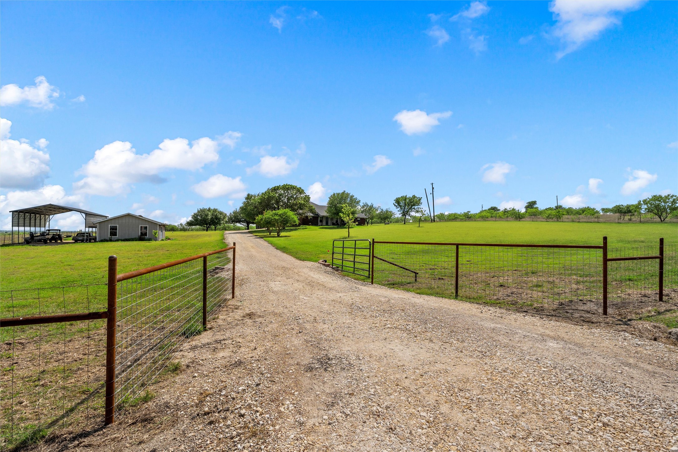 12851 Reeds Lake Road Rogers TX 76569