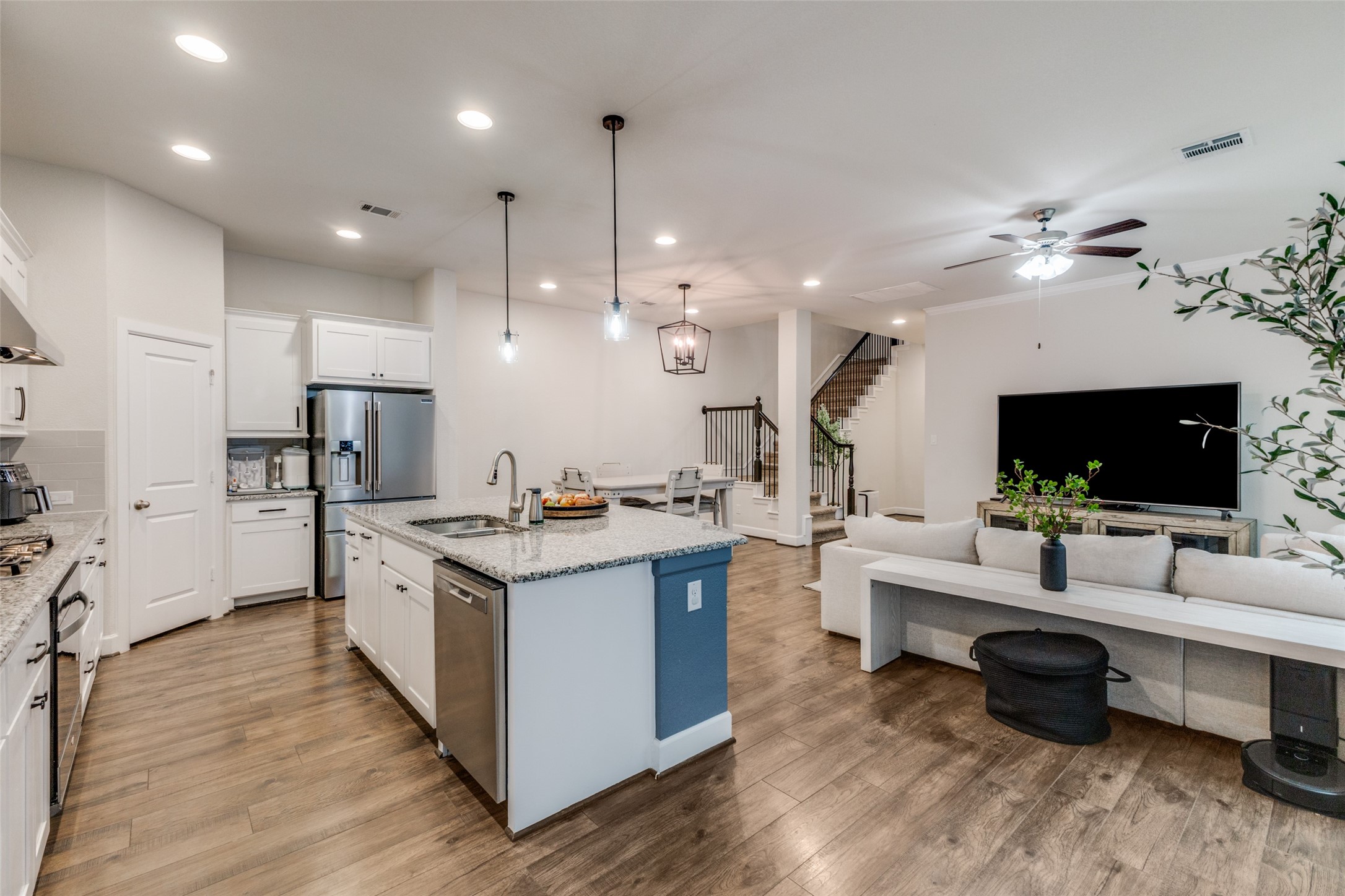 6816 Prompton Bend Irving TX 75063
