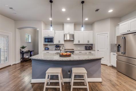 6816 Prompton Bend Irving TX 75063