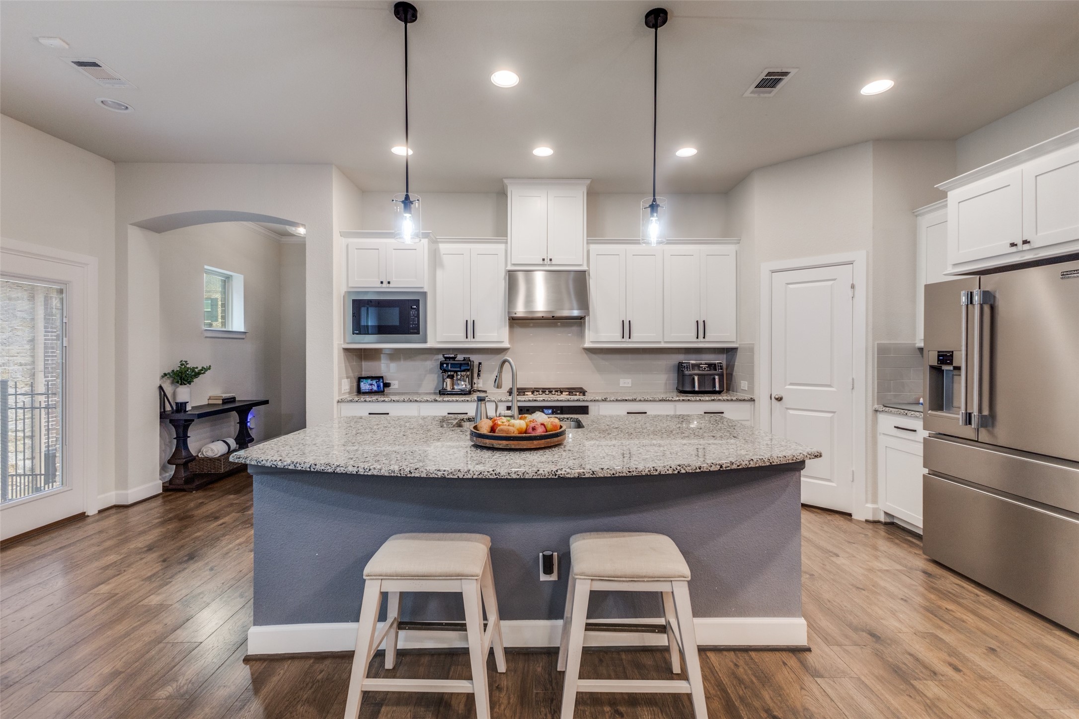 6816 Prompton Bend Irving TX 75063