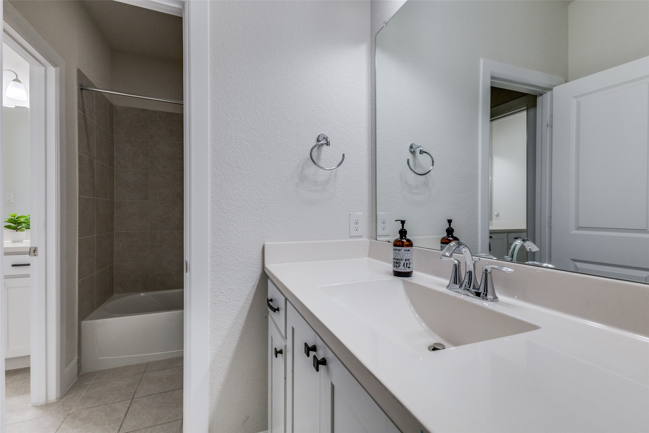 6816 Prompton Bend Irving TX 75063