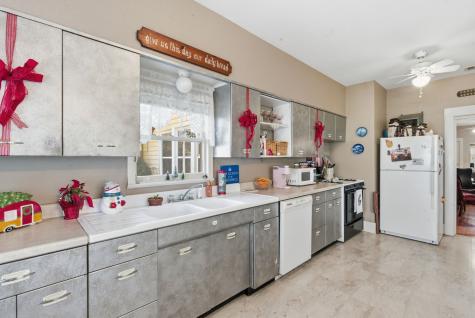 203 E Oak Street Weatherford TX 76086