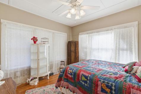 203 E Oak Street Weatherford TX 76086