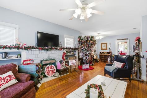 203 E Oak Street Weatherford TX 76086