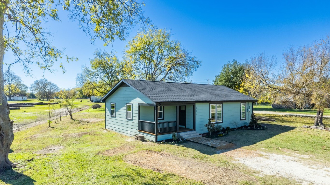 224 Avenue D Point TX 75472
