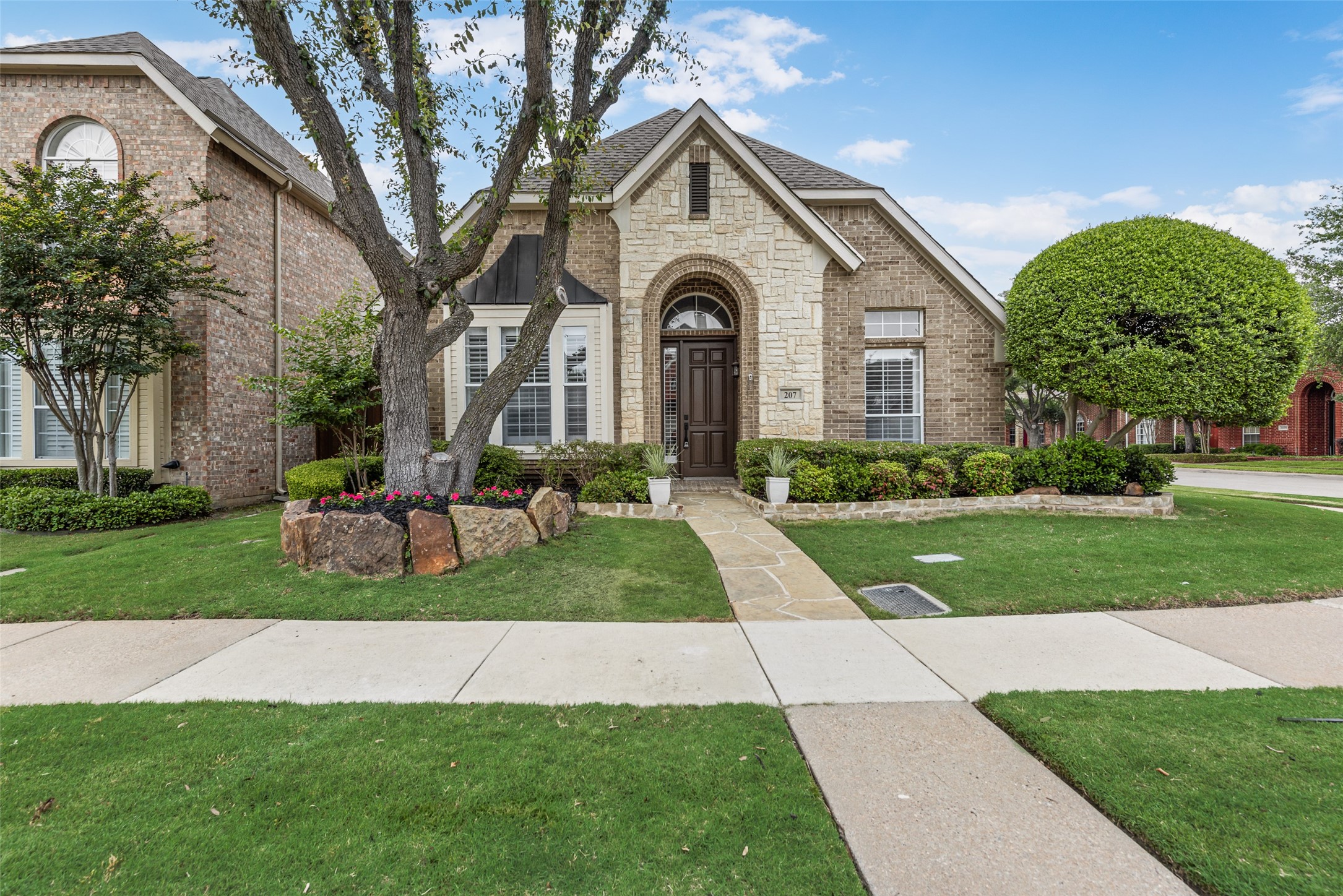 207 Heatherwood Drive Irving TX 75063
