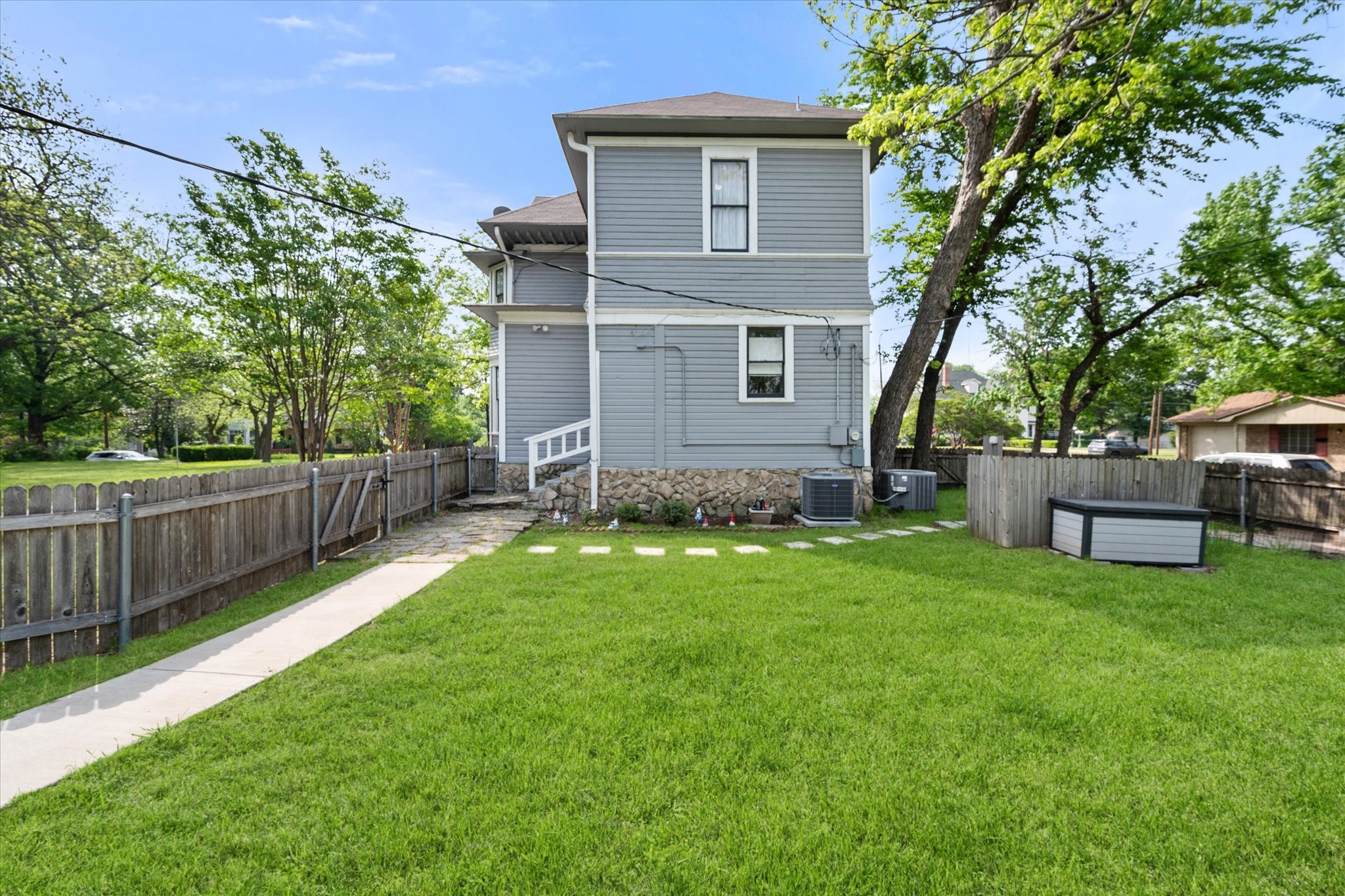 756 W 3rd Avenue Corsicana TX 75110