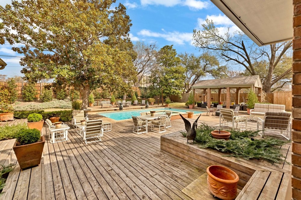 11622 Valleydale Drive Dallas TX 75230