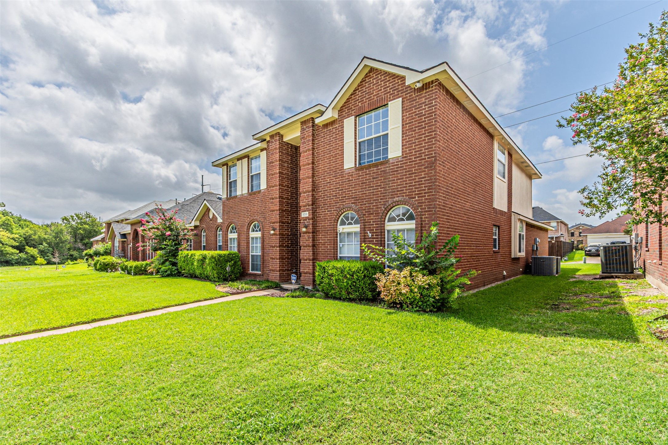 1018 Sumner Drive Mesquite TX 75149