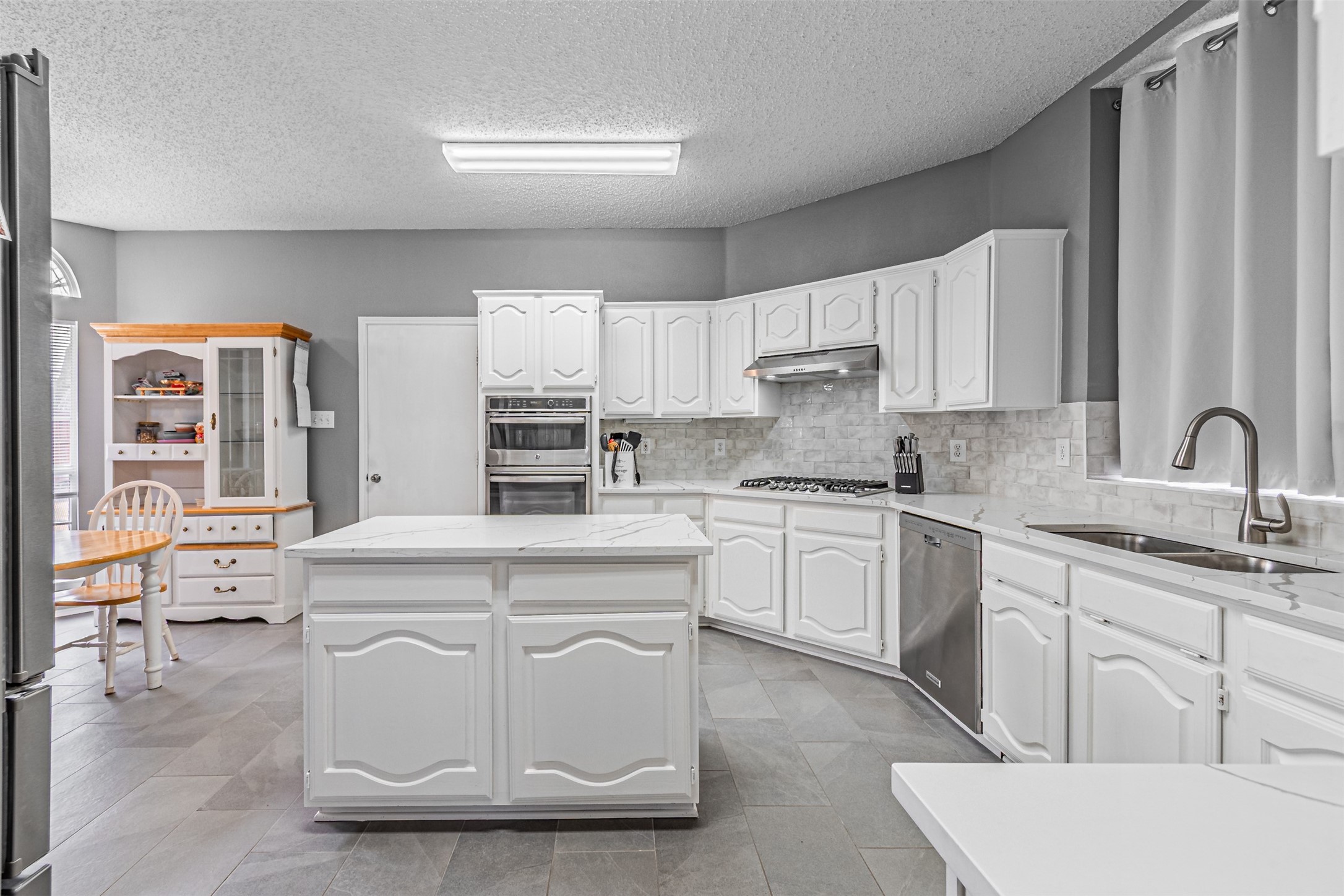 1018 Sumner Drive Mesquite TX 75149