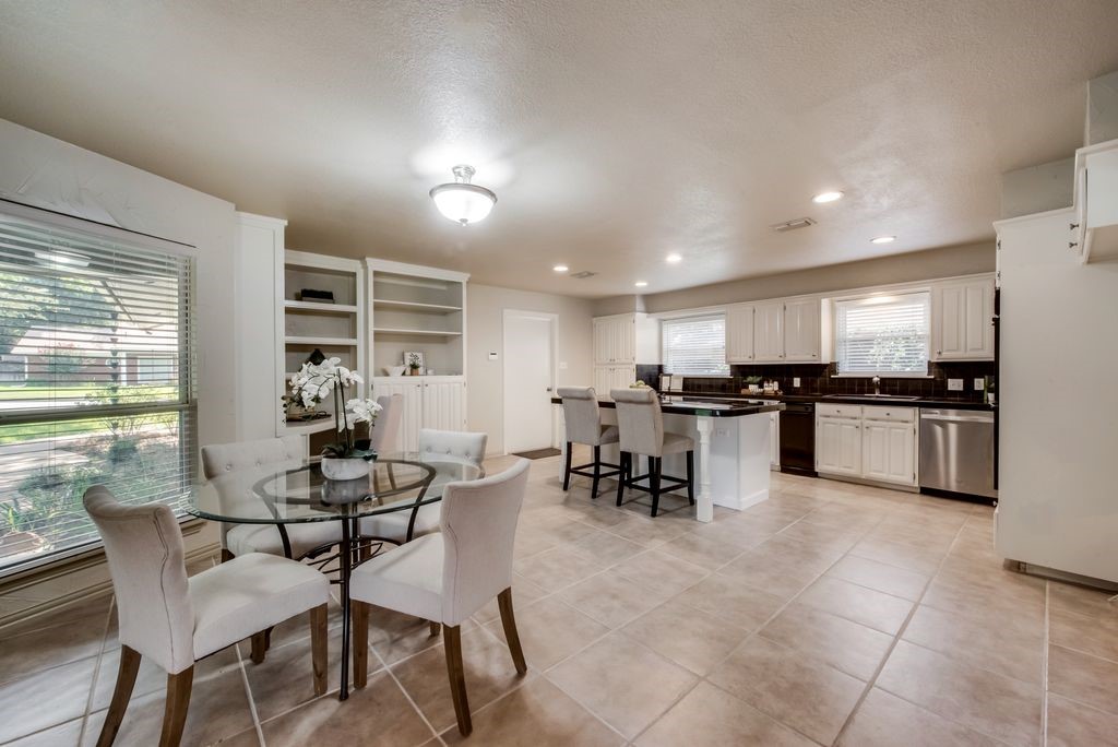 1001 Green River Trail Fort Worth TX 76103