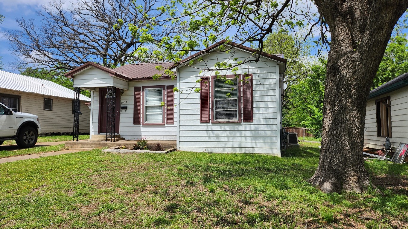 1533 Neathery Street Paris TX 75460