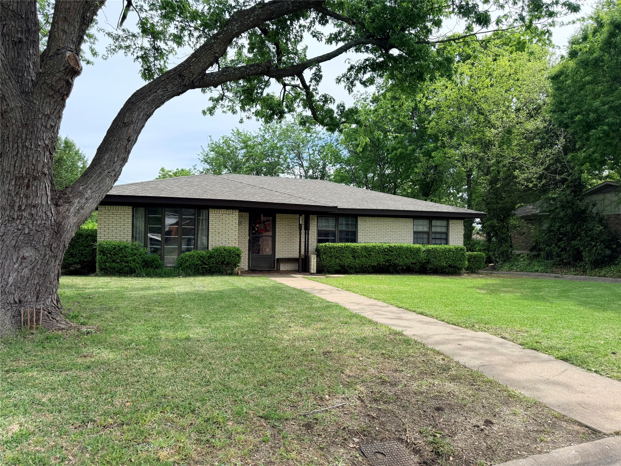 837 Hillside Drive Sherman TX 75090