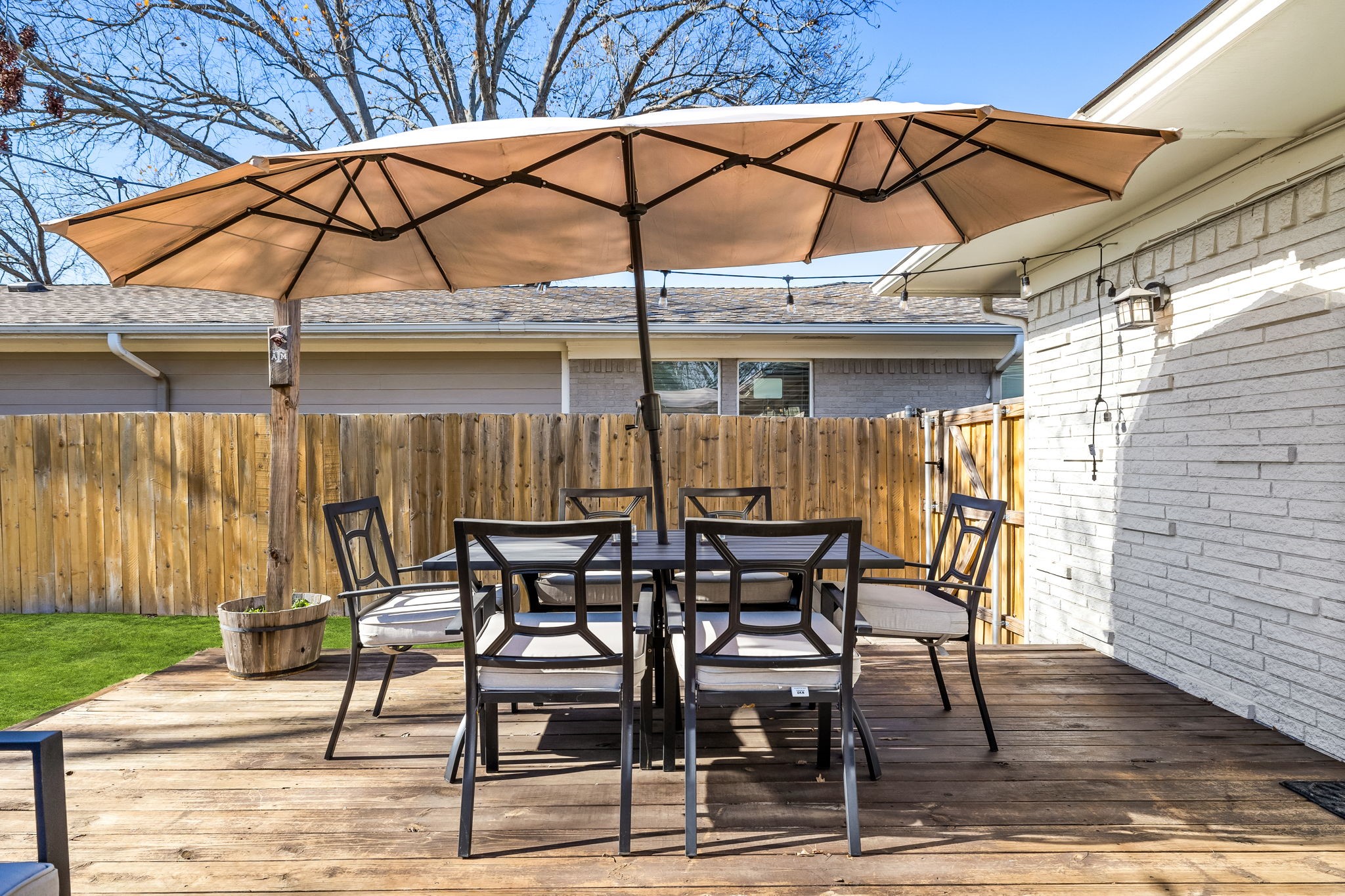 8911 Larchwood Drive Dallas TX 75238