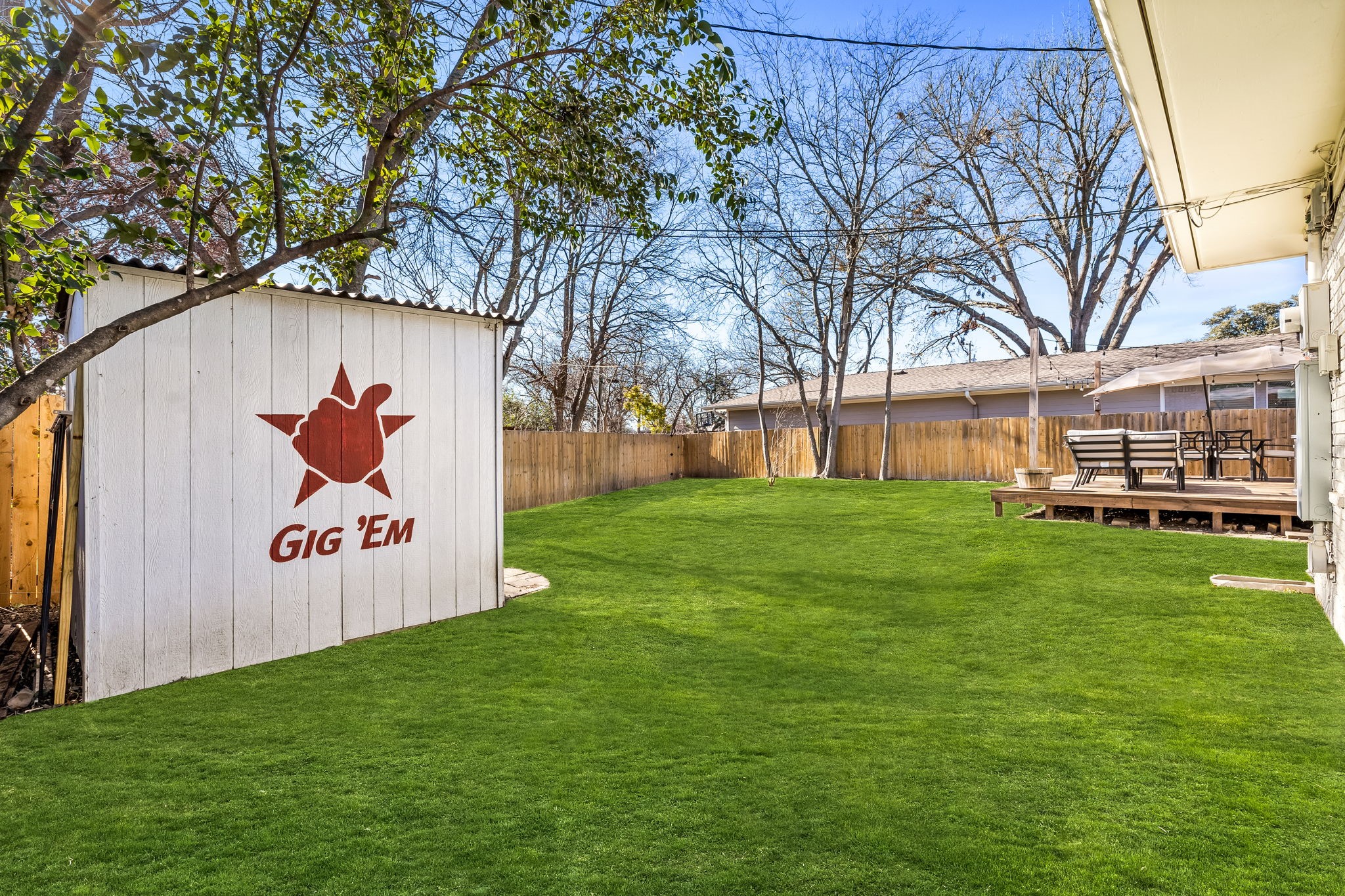 8911 Larchwood Drive Dallas TX 75238
