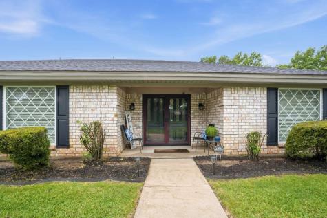 1705 Louella Court Hurst TX 76054