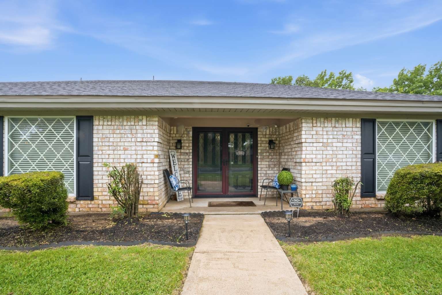 1705 Louella Court Hurst TX 76054