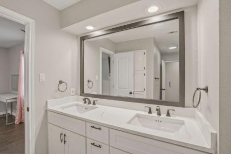 1705 Louella Court Hurst TX 76054