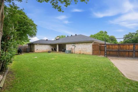 1705 Louella Court Hurst TX 76054