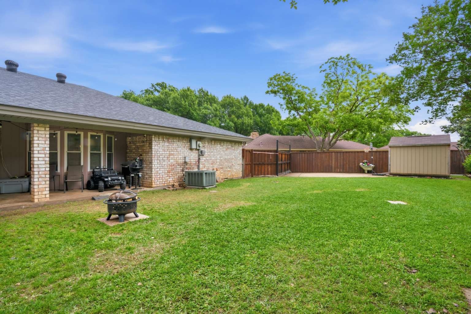 1705 Louella Court Hurst TX 76054