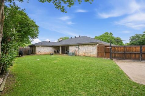 1705 Louella Court Hurst TX 76054