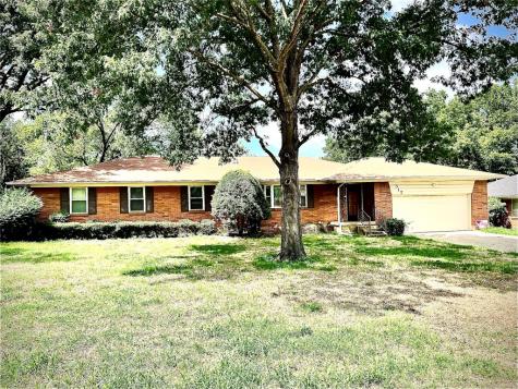 517 Degan Avenue Lewisville TX 75057