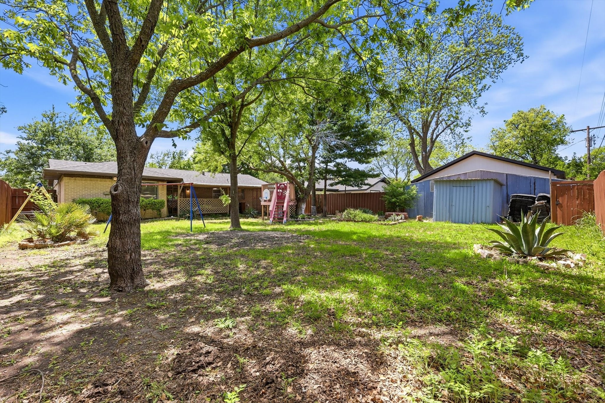 2649 Hillsboro Avenue Dallas TX 75228