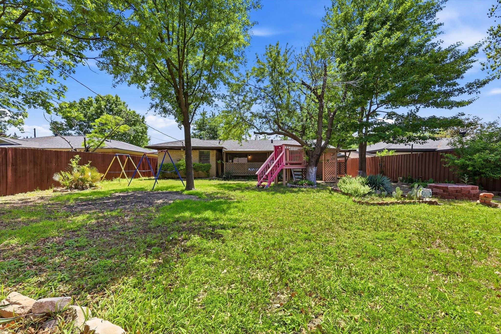 2649 Hillsboro Avenue Dallas TX 75228
