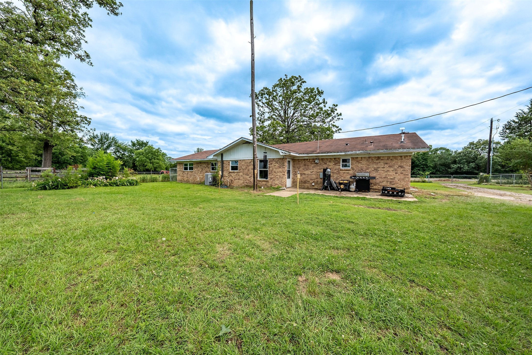 7037 E U.s. Highway 80 Hawkins TX 75765