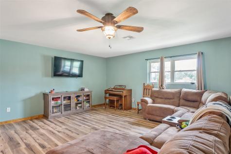 7037 E U.s. Highway 80 Hawkins TX 75765