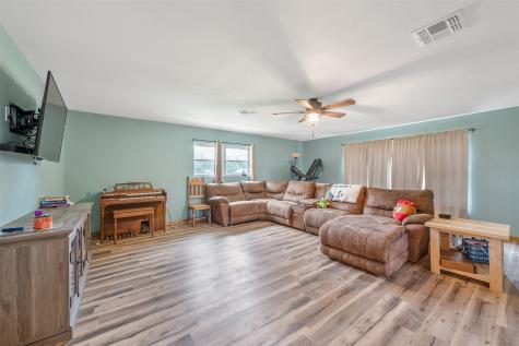 7037 E U.s. Highway 80 Hawkins TX 75765