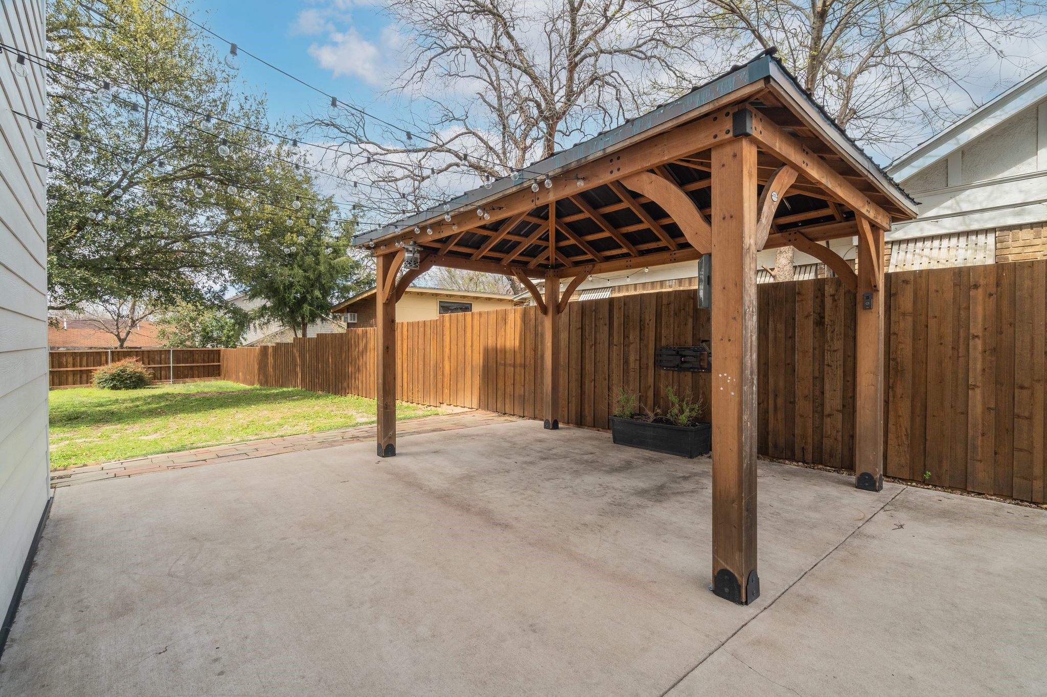2323 Douglas Avenue Dallas TX 75219