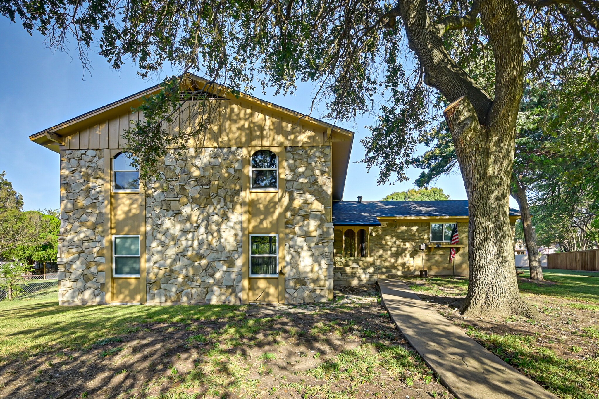 4145 Shoreline Drive Dallas TX 75233